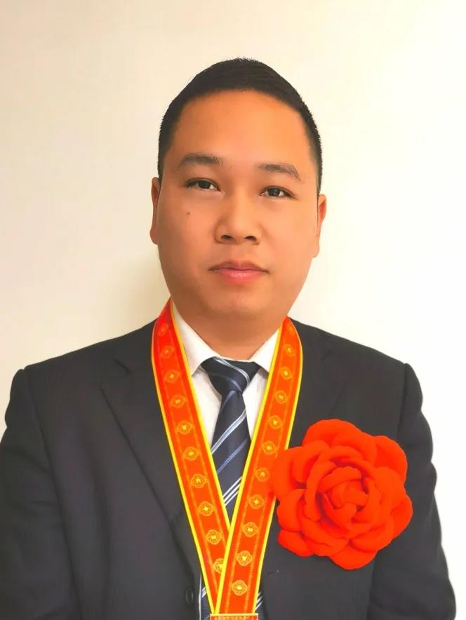李卓1.jpg